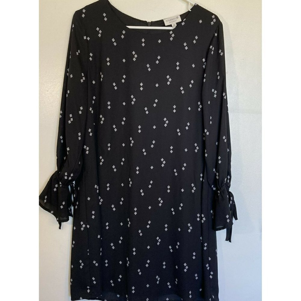 Studio by Bobeau Black Print Long Tie Wrist Sleeve Chemise Dress - Picture 11 of 11